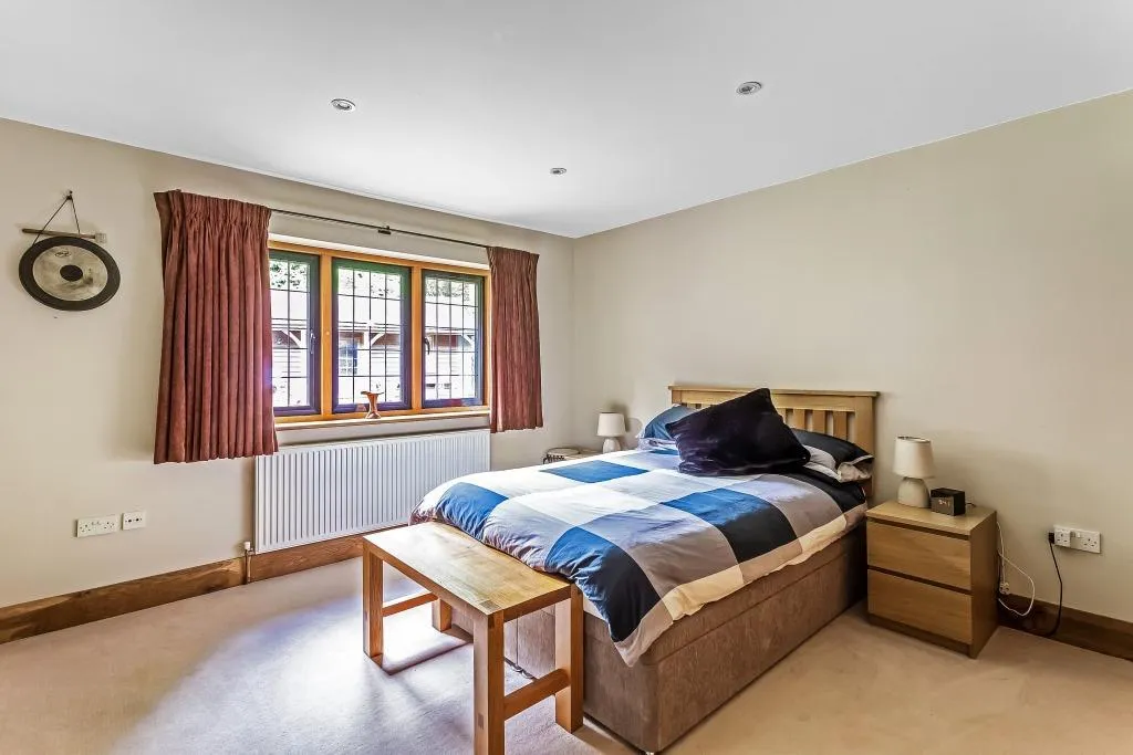 Newdigate Road, Beare Green, RH5, photo 11