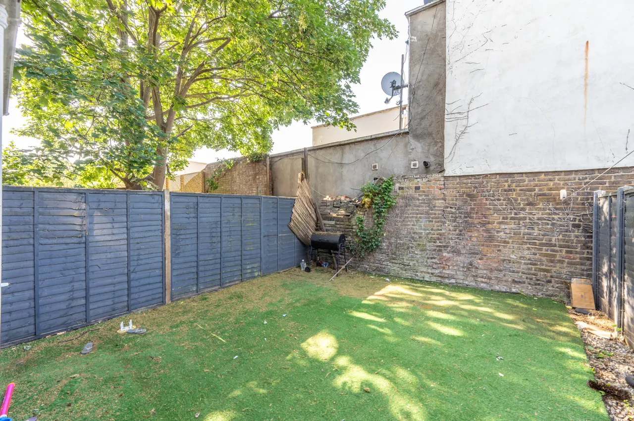 111 Deacon Road, London, photo 5