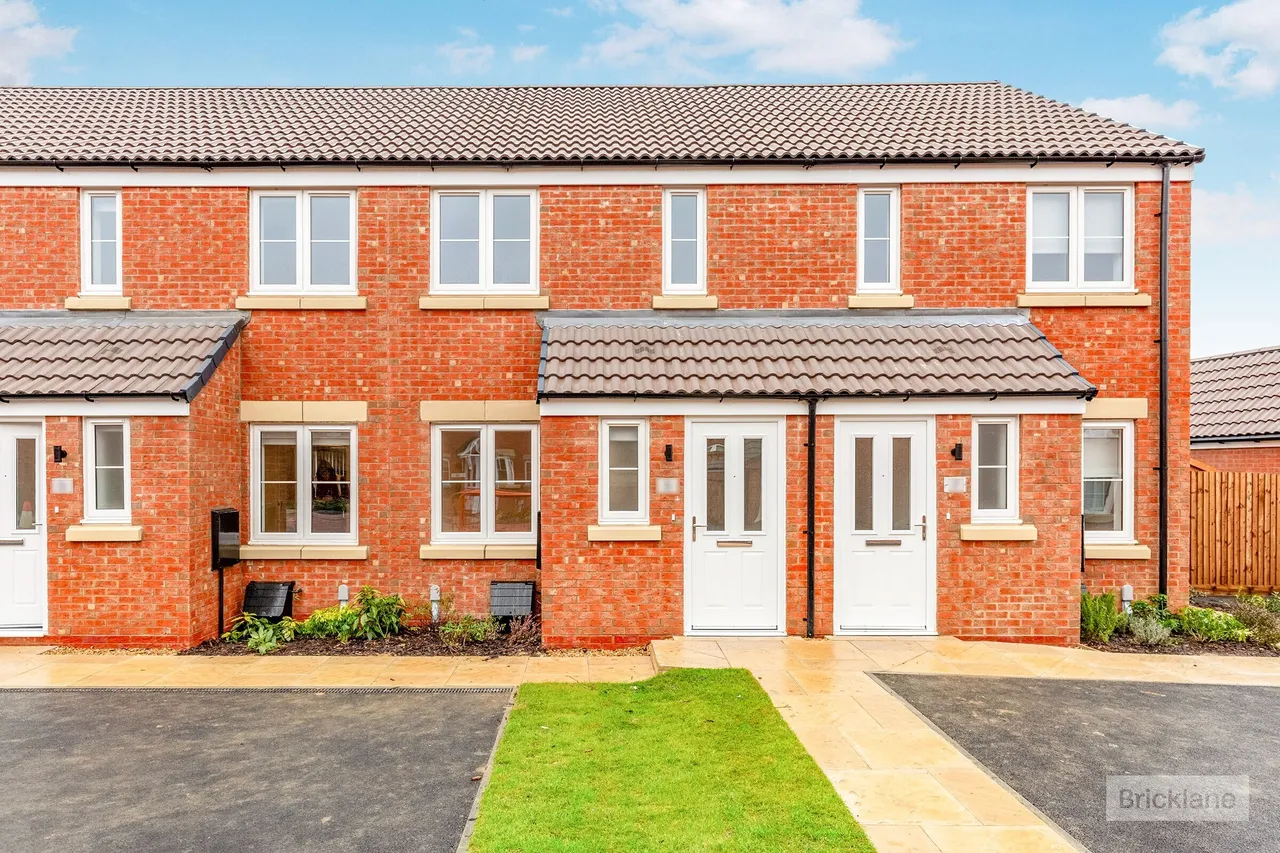 2 bed house to rent — Alva Close, Corby