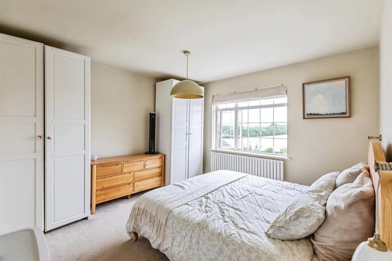 London Road, Raunds, photo 11