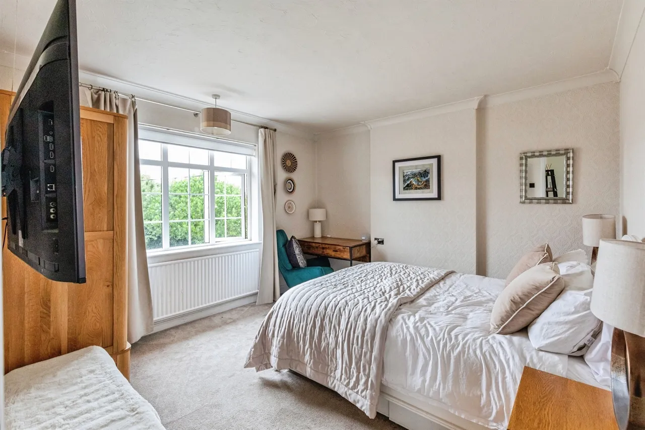 London Road, Raunds, photo 10