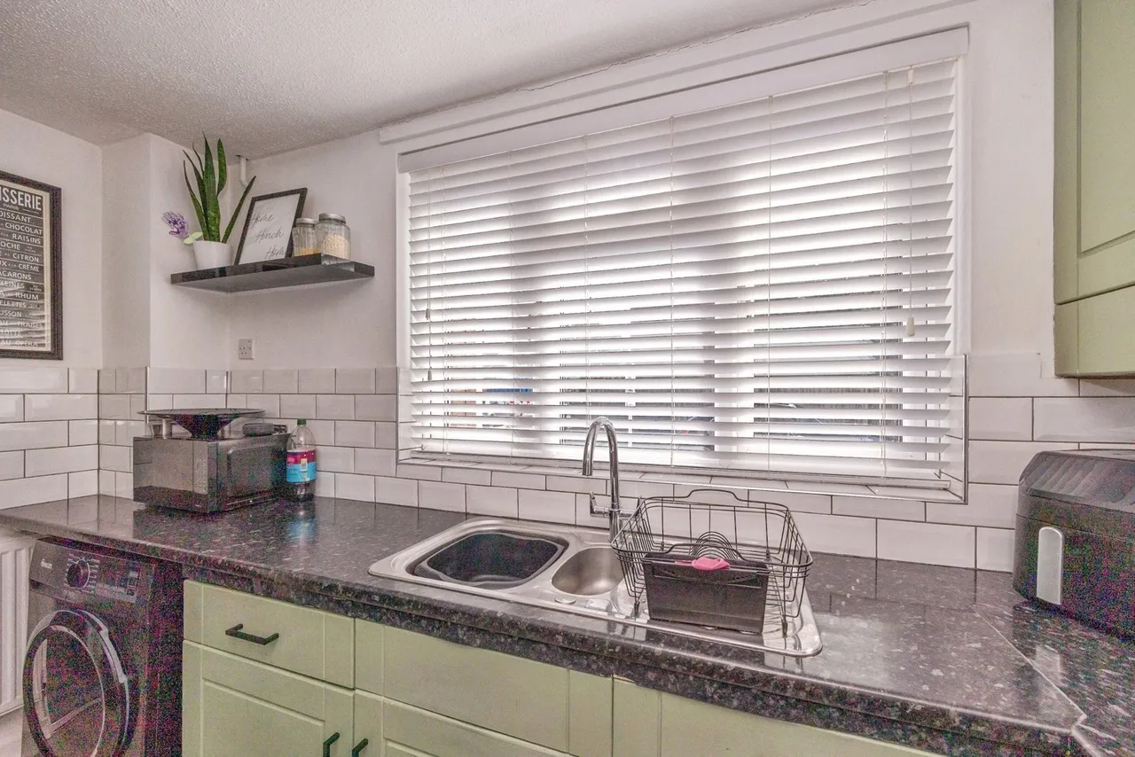Juniper Square, Havant, PO9, photo 5