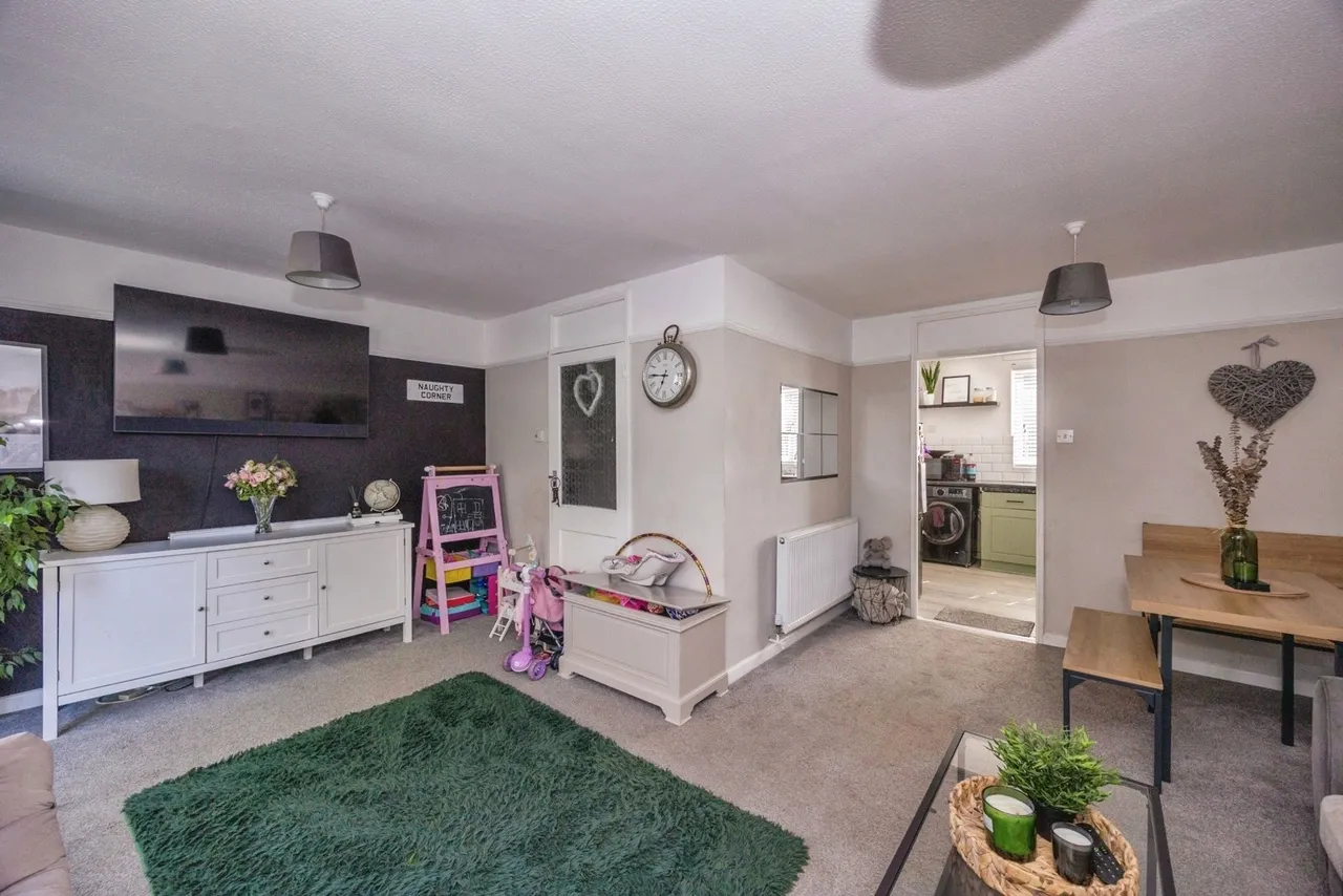 Juniper Square, Havant, PO9, photo 3