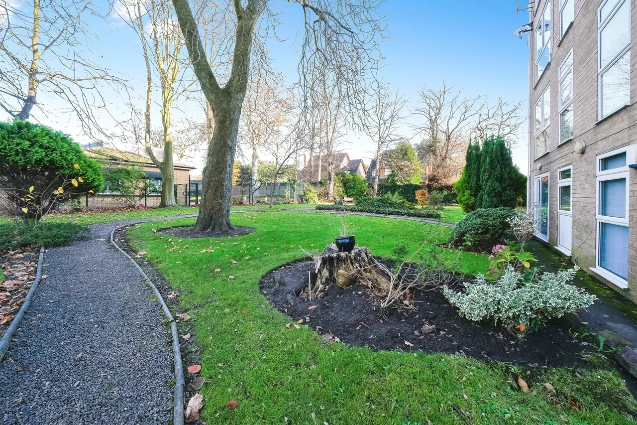 Aigburth Road, Liverpool, L17, photo 17