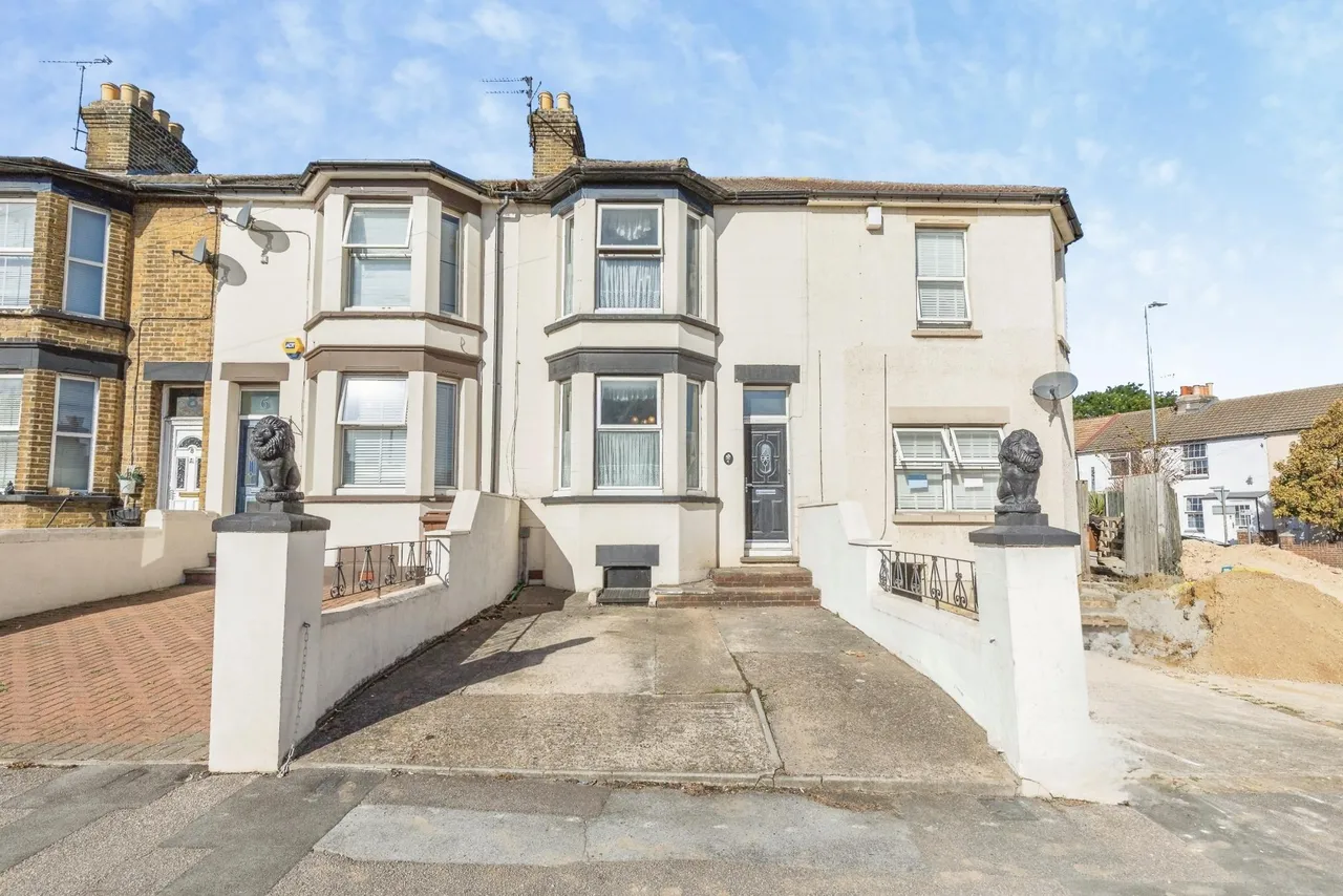 3 bed house for sale, Napier Road, Gillingham, ME7
