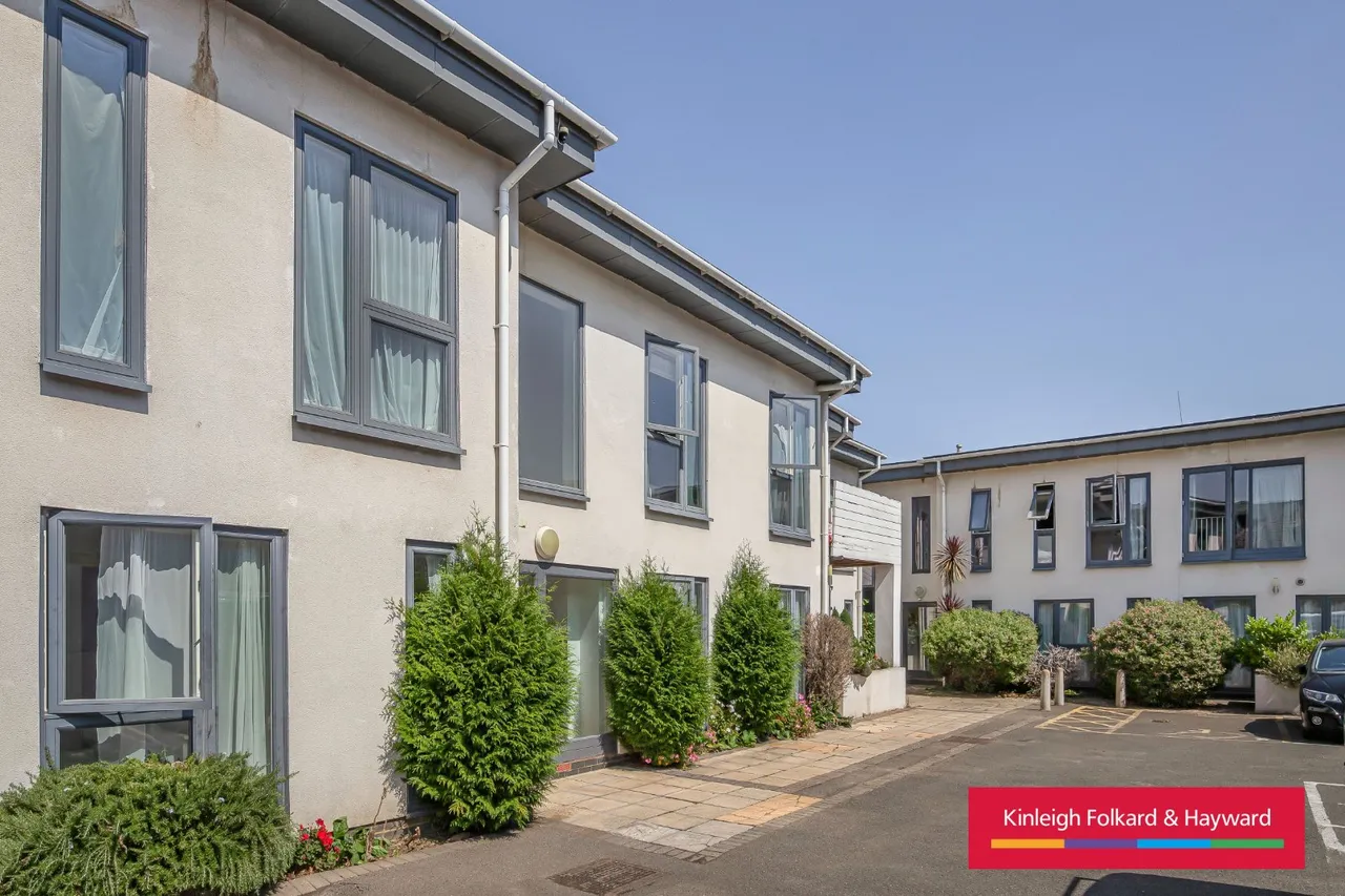 2 bed flat to rent — Furley Road, London, SE15