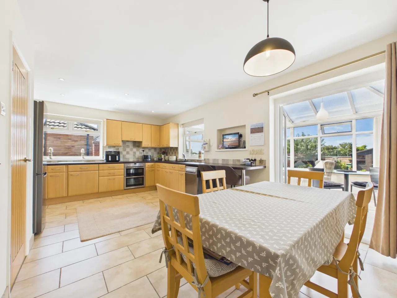 Crestview Drive, Lowestoft, photo 5