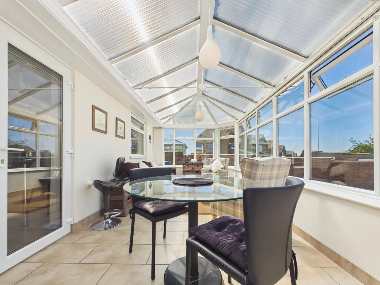 Crestview Drive, Lowestoft, photo 11