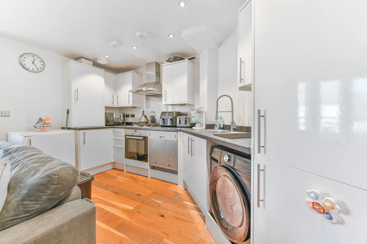 Flat 4 Charlotte Court, 22b Bishops Road, Croydon, photo 4