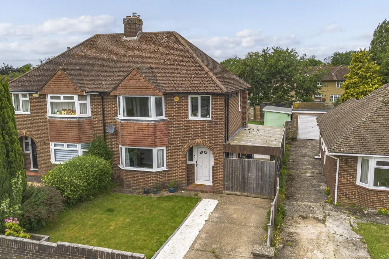 Gibson Road, High Wycombe, HP12, photo 2