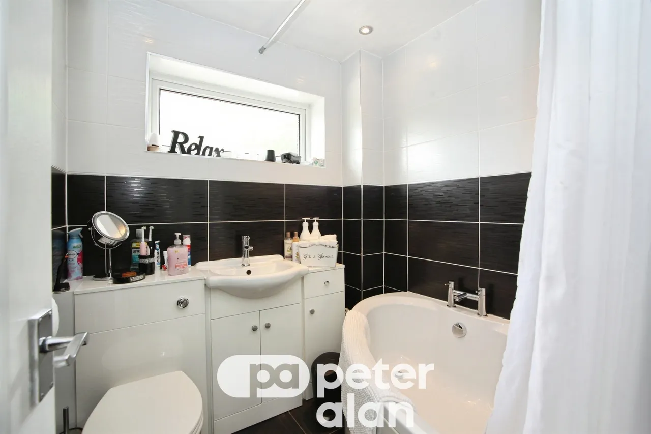 Pilton Vale Newport, NP20, photo 12