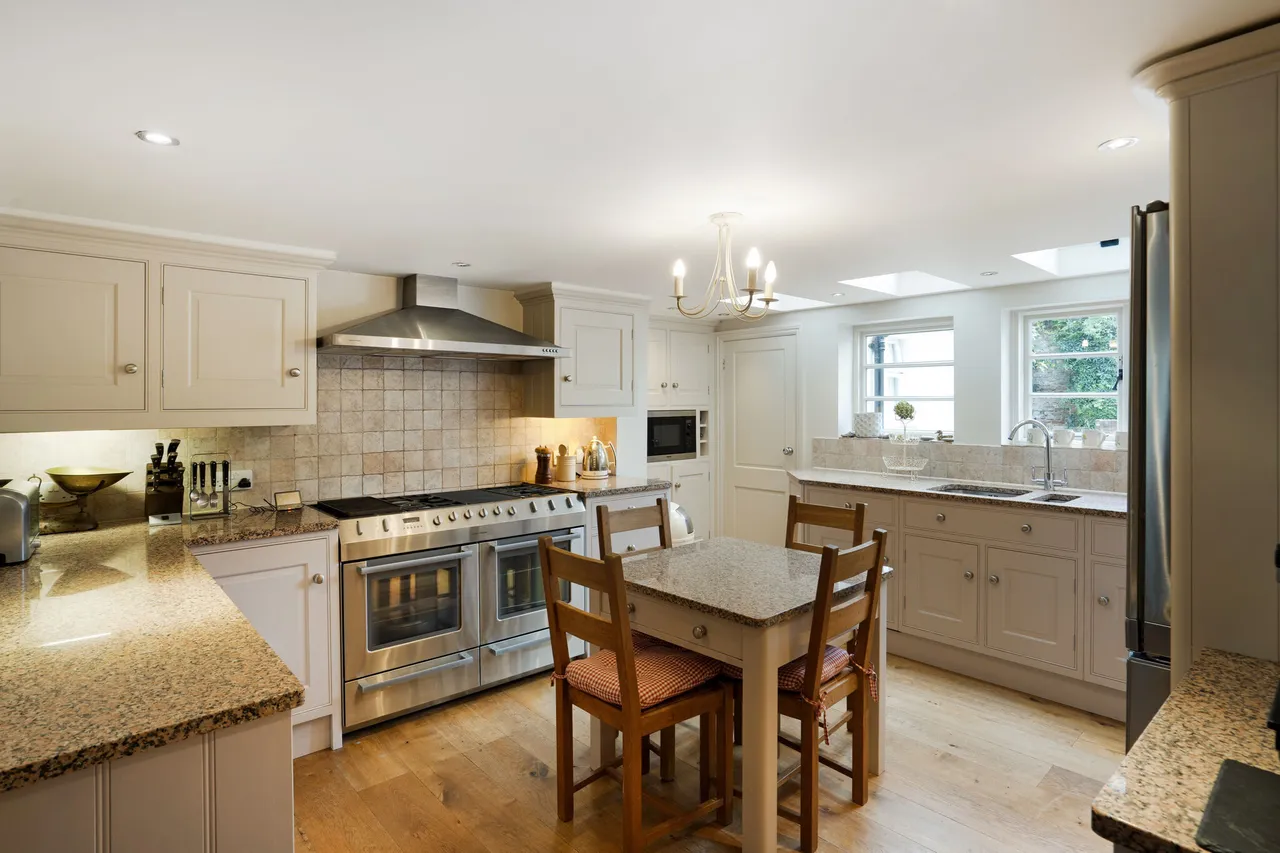 117 High Street, Lindfield, RH16, photo 3