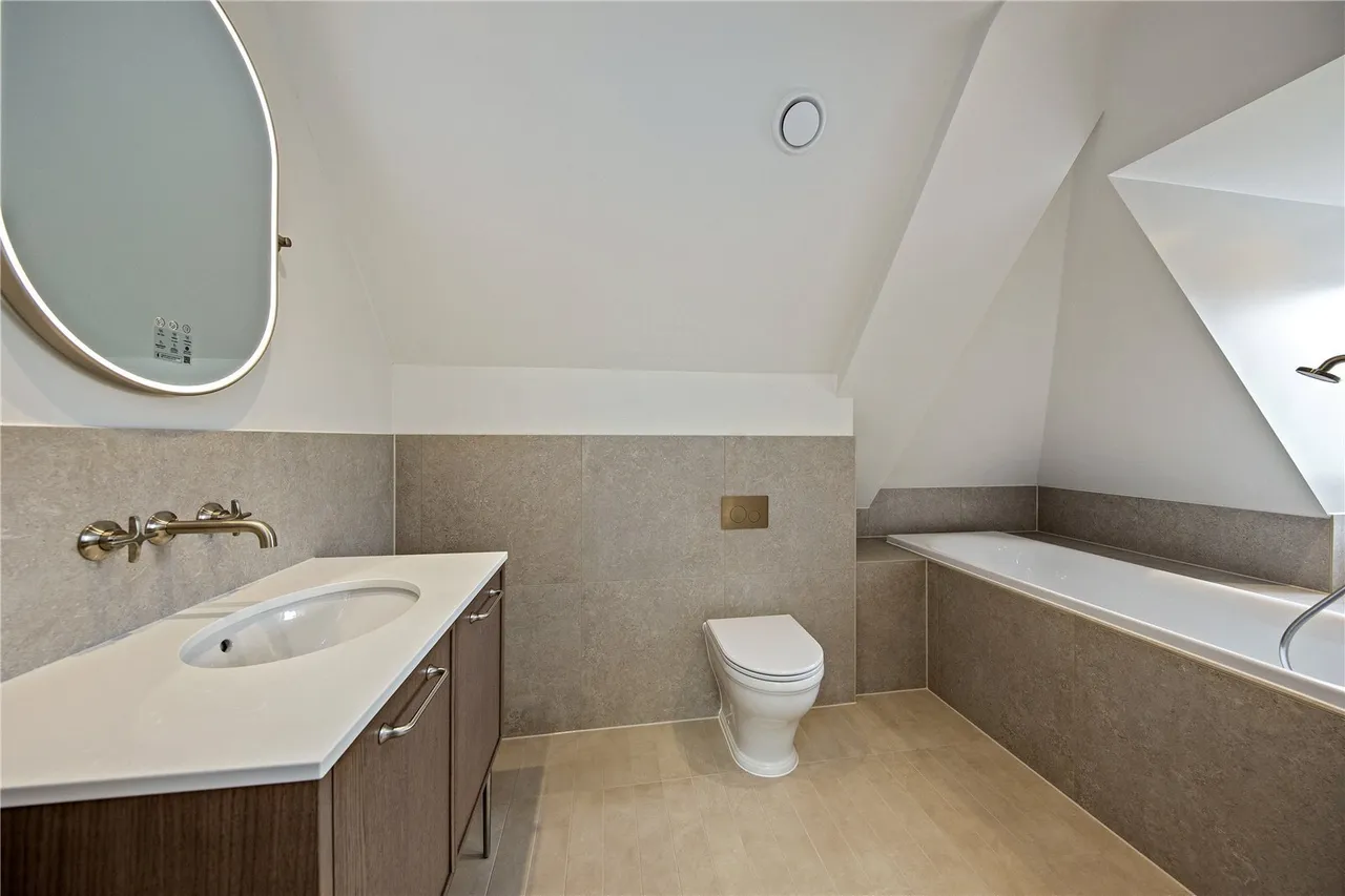 Wensleydale Road, Hampton, TW12, photo 18