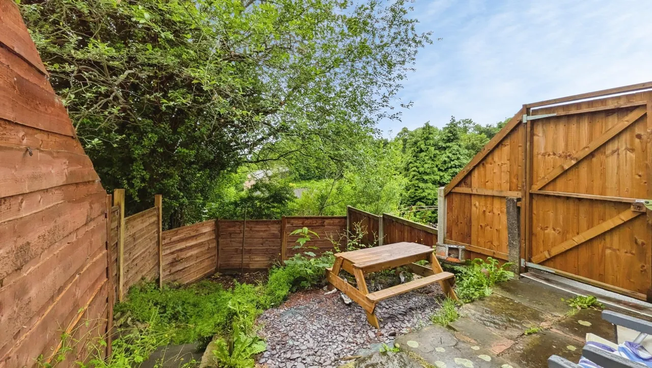 Woodend Street, Oldham, OL4, photo 9