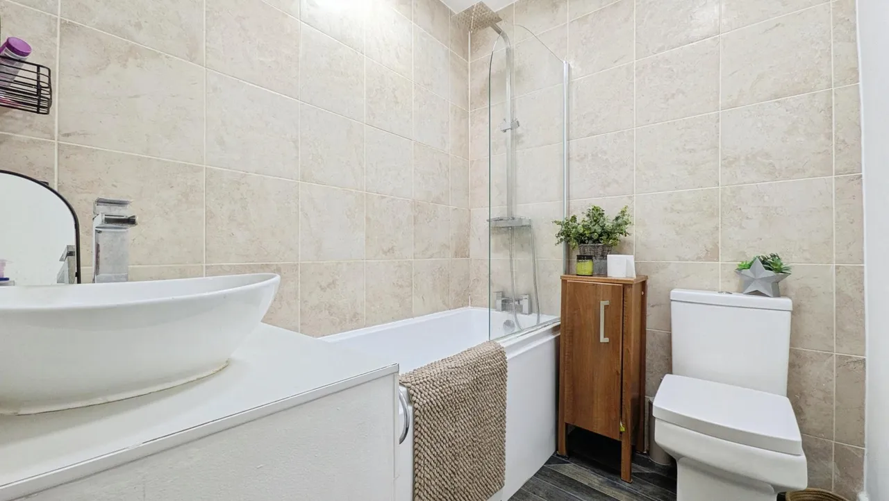 Woodend Street, Oldham, OL4, photo 8