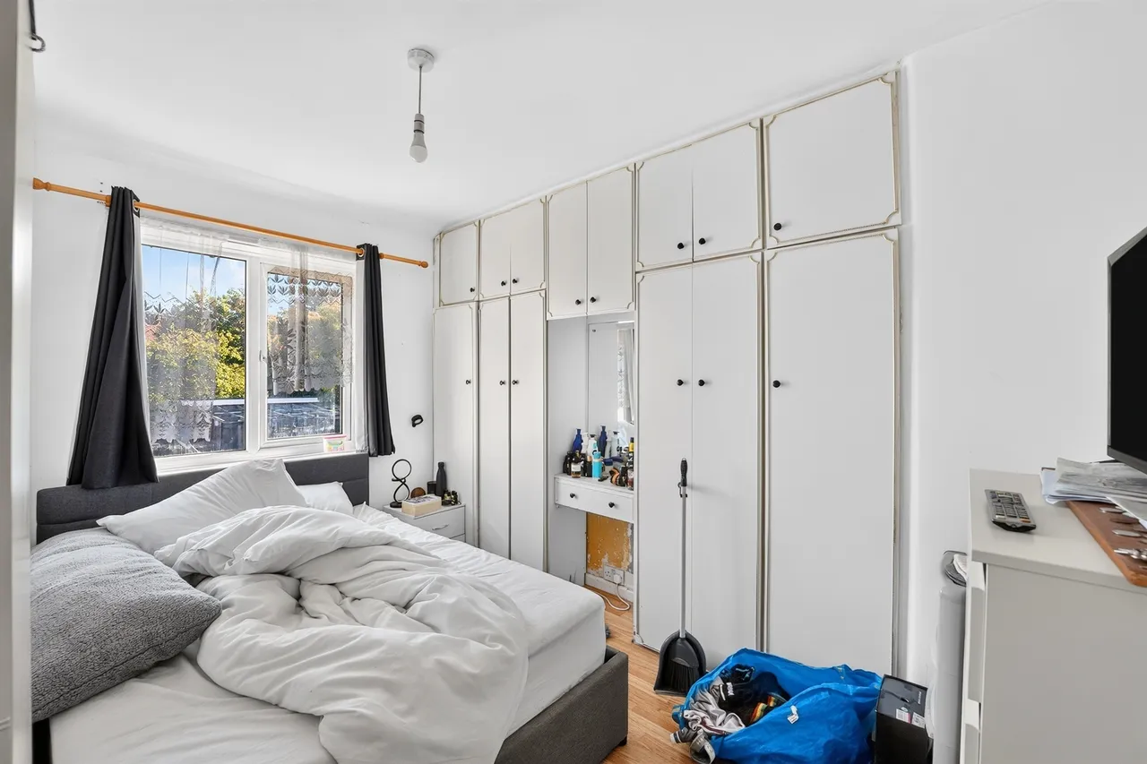 Dorchester Road, Morden, SM4, photo 13