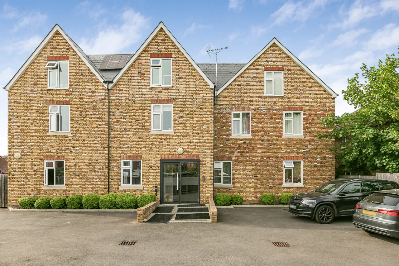 Guildford Road, Chertsey, KT16, photo 13