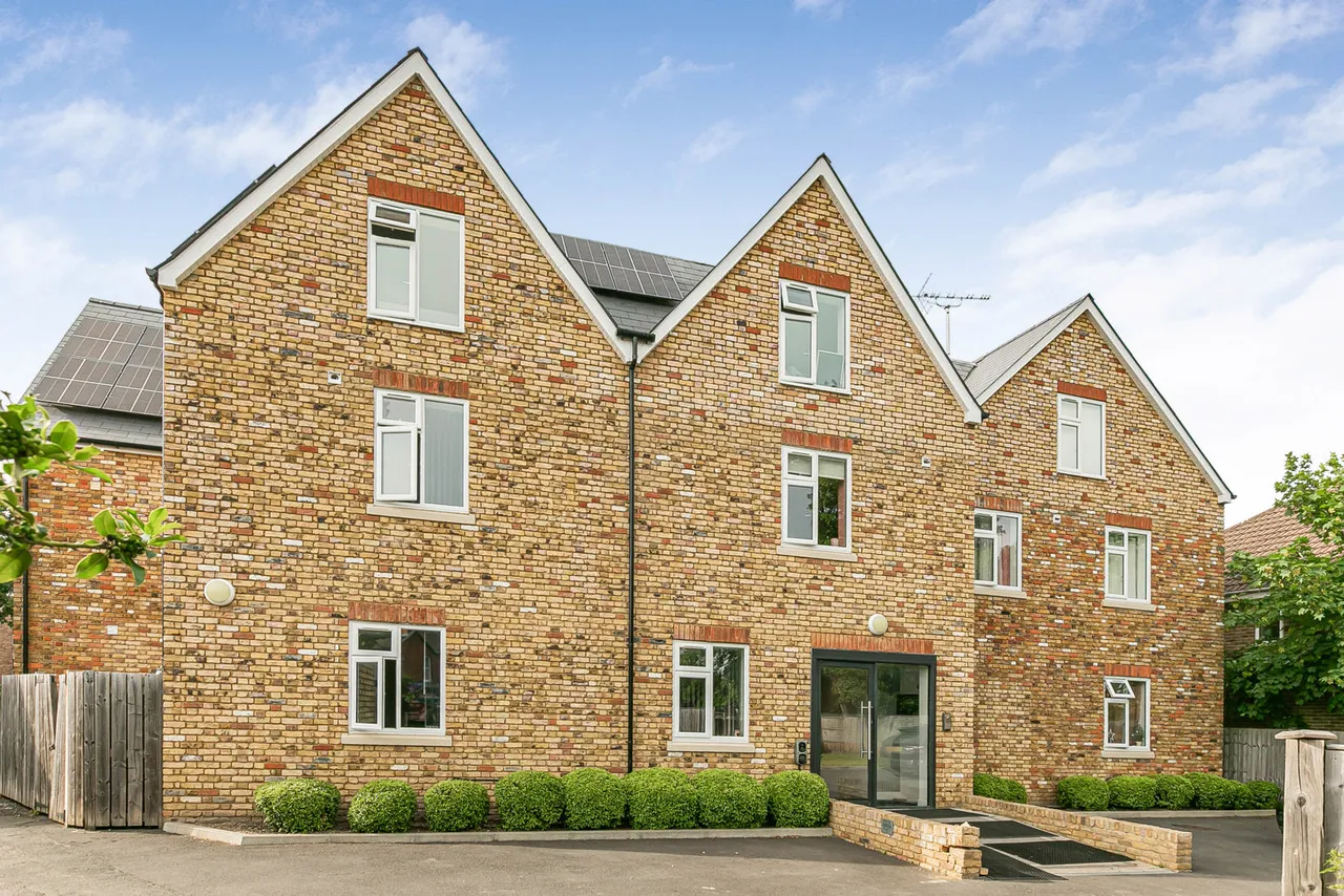 Guildford Road, Chertsey, KT16, photo 16