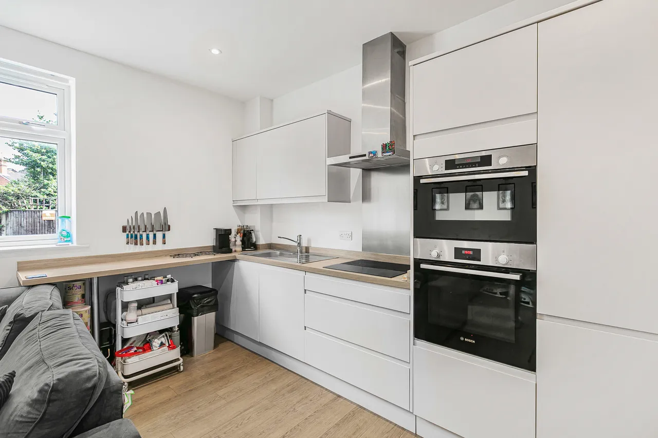 Guildford Road, Chertsey, KT16, photo 3