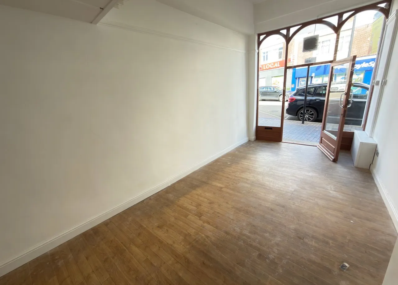 St. John Street, Newport Pagnell, MK16, photo 4
