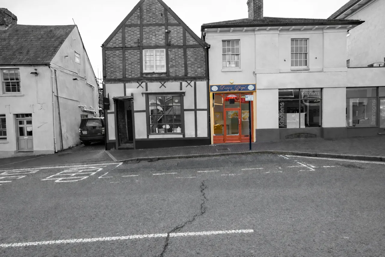 St. John Street, Newport Pagnell, MK16, photo 3
