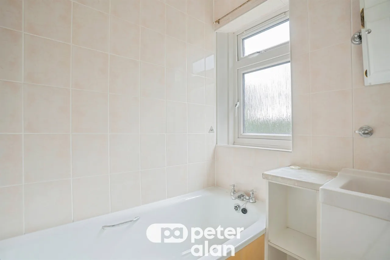 Park Lane, Cardiff, CF14, photo 7