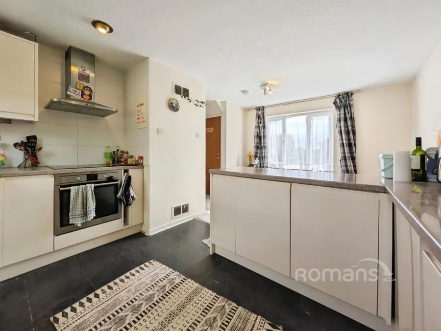 Chilcombe Way, Lower Earley, RG6, photo 3