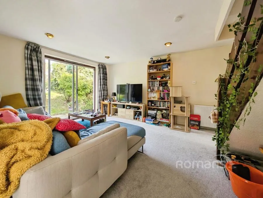 Chilcombe Way, Lower Earley, RG6, photo 14