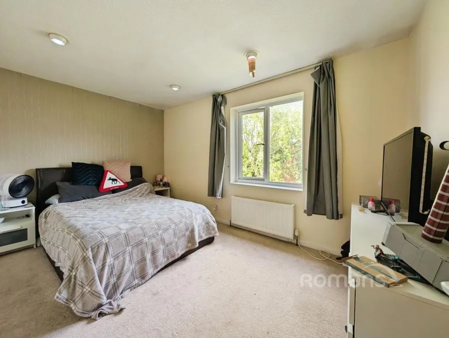 Chilcombe Way, Lower Earley, RG6, photo 8
