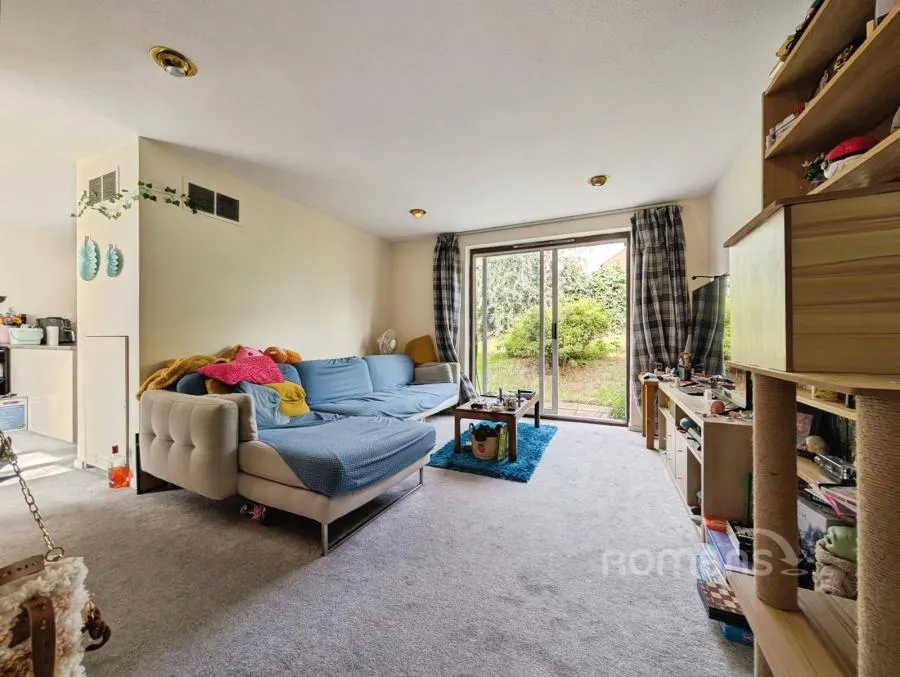 Chilcombe Way, Lower Earley, RG6, photo 6