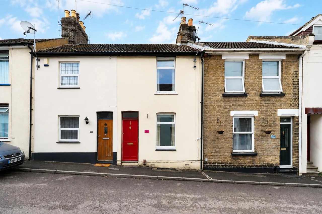 2 bed house for sale — Baker Street, Rochester, Kent ME1