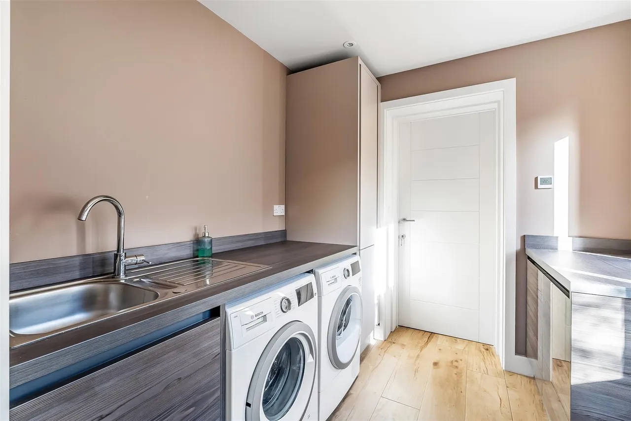 Yarm Way, Leatherhead, KT22, photo 9