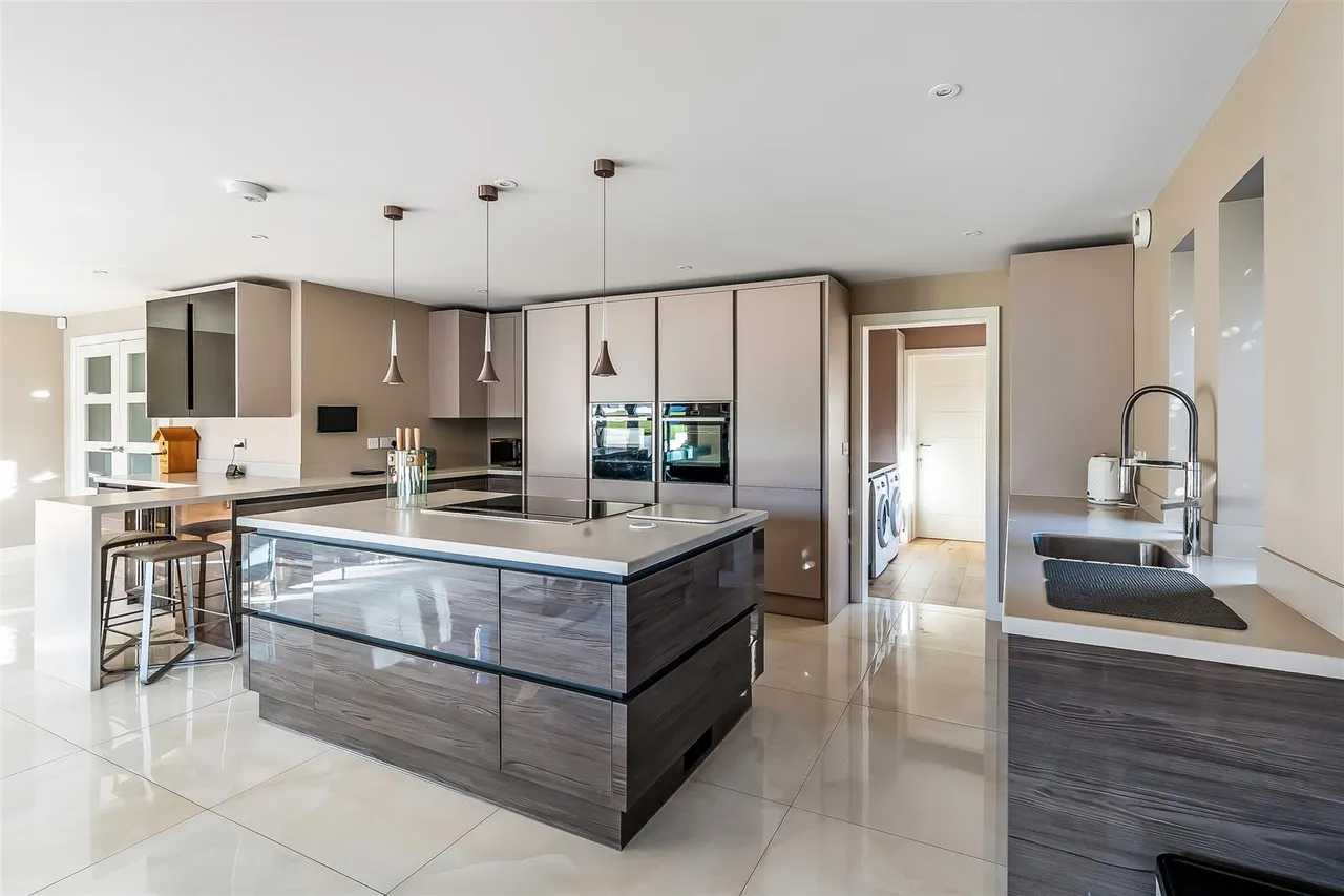 Yarm Way, Leatherhead, KT22, photo 4