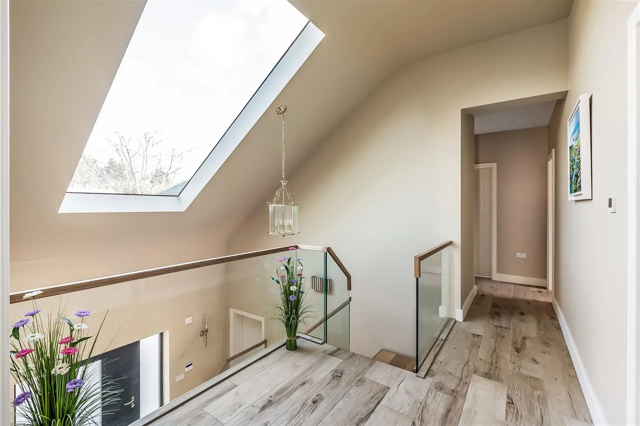 Yarm Way, Leatherhead, KT22, photo 11