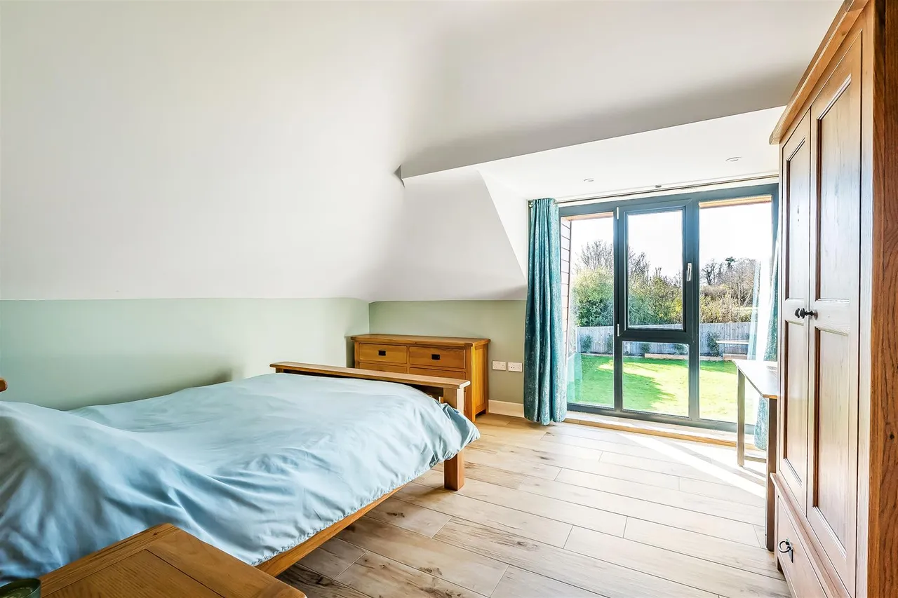 Yarm Way, Leatherhead, KT22, photo 16