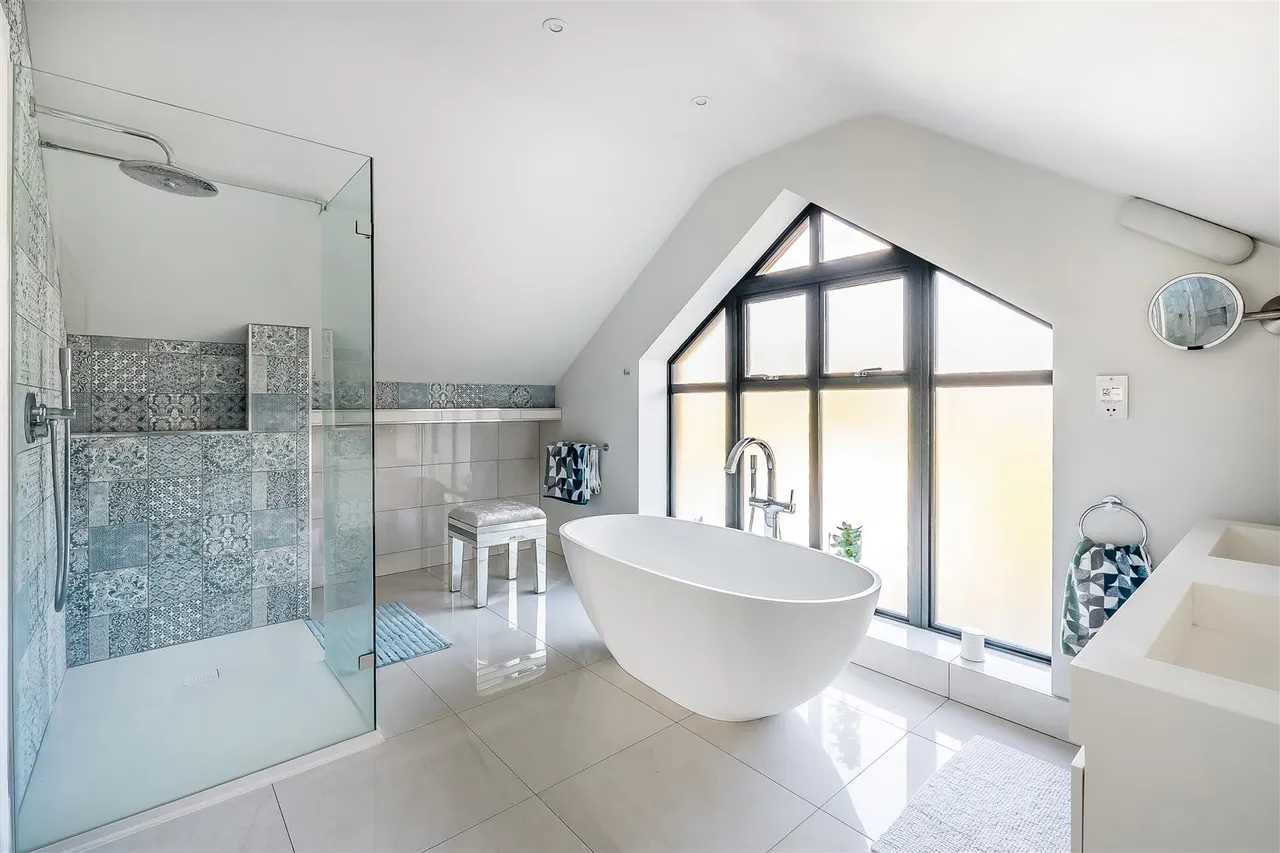Yarm Way, Leatherhead, KT22, photo 15