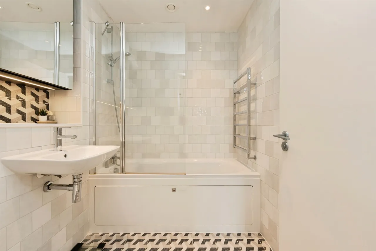 Frogmore Avenue, Watford, WD17, photo 13