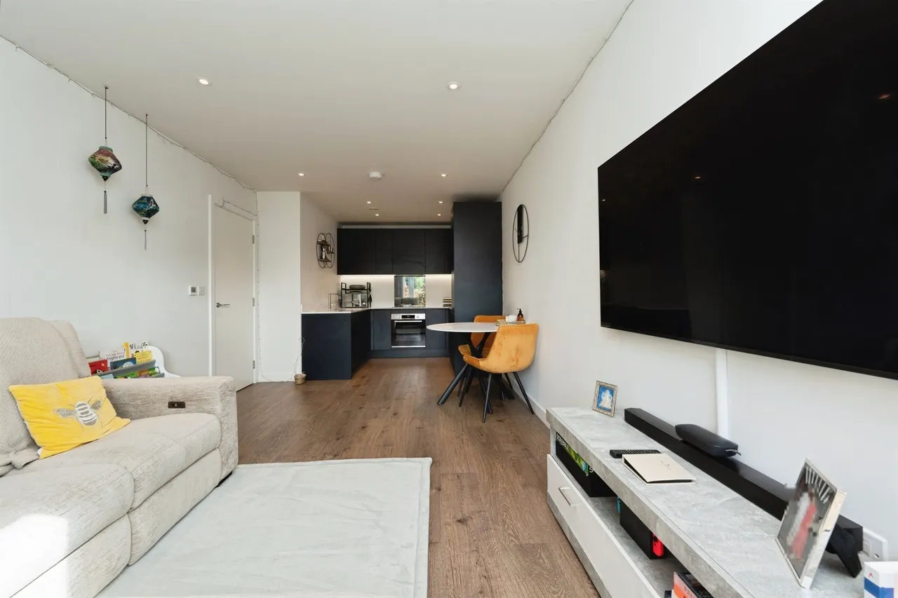Frogmore Avenue, Watford, WD17, photo 2