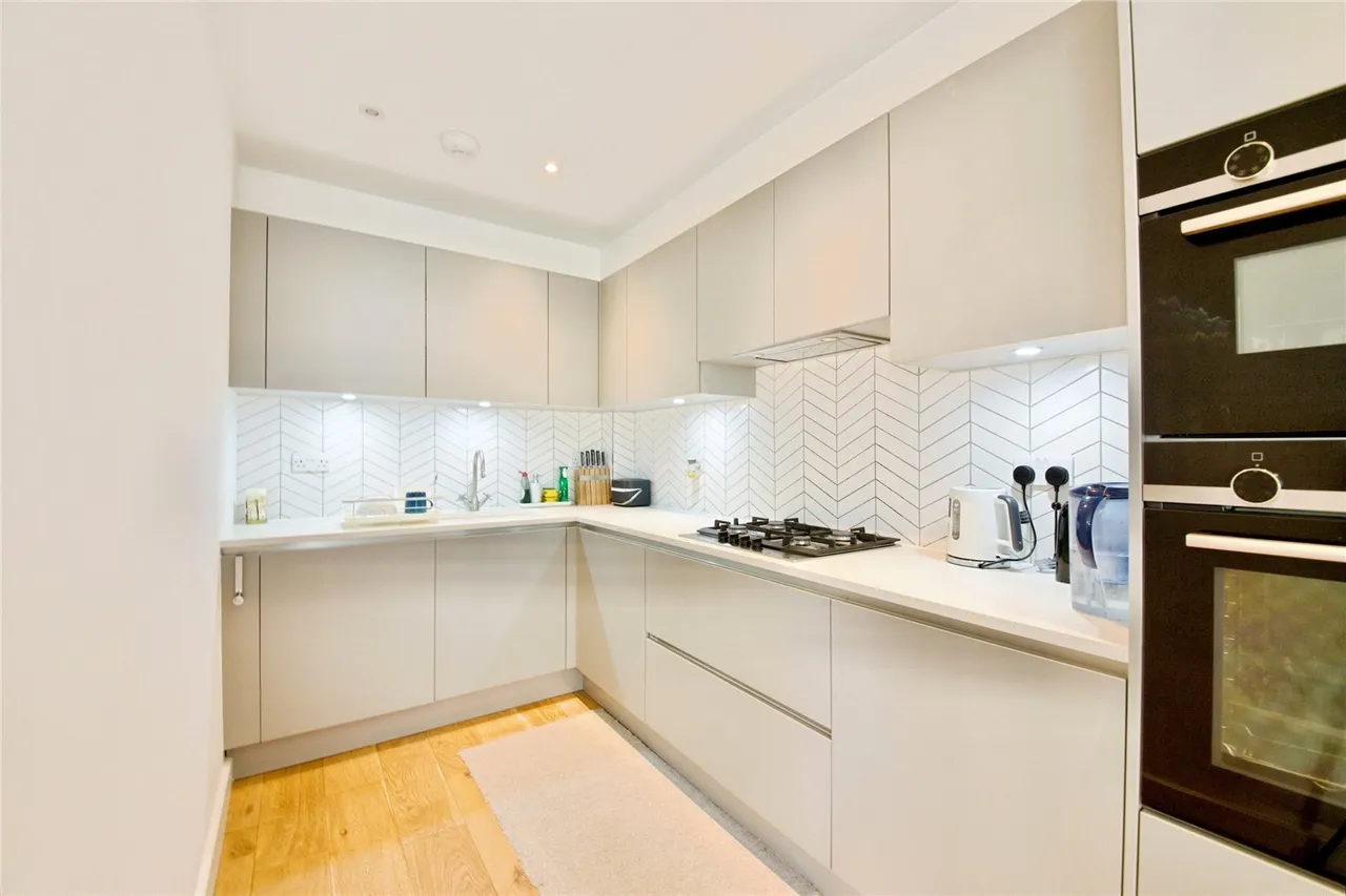 Woodhouse Road, London, N12, photo 9