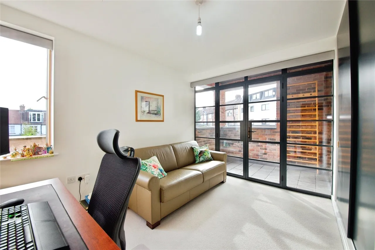 Woodhouse Road, London, N12, photo 12