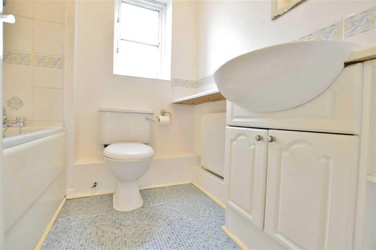 Cobham Close, Cippenham, photo 5