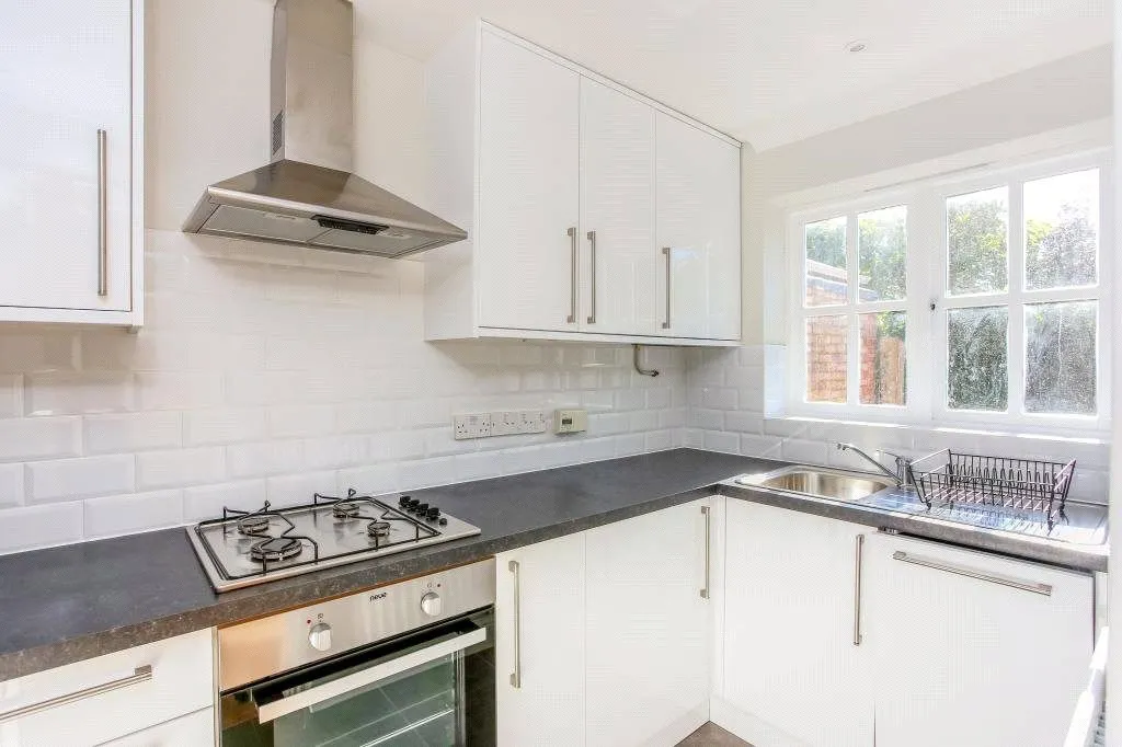 Guards Court, Sunningdale, Berkshire, SL5 0ES, photo 2