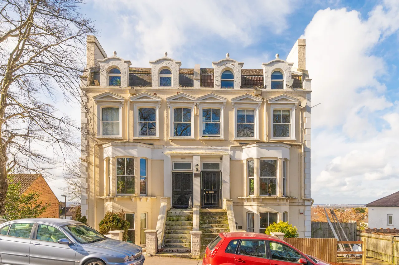 2 bed flat for sale, London, SE19