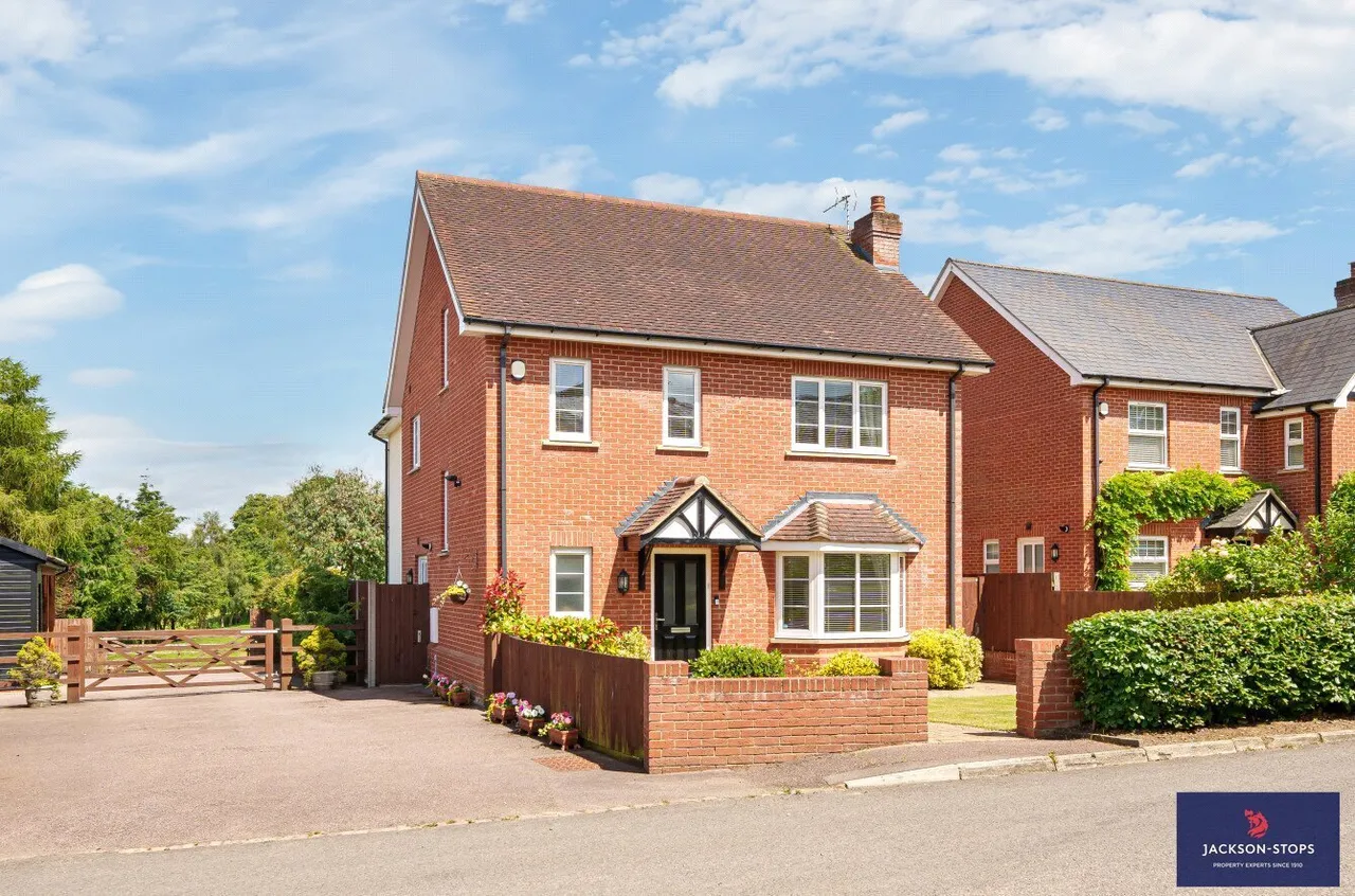 5 bed property for sale, Mount Pleasant, Aspley Guise, MK17