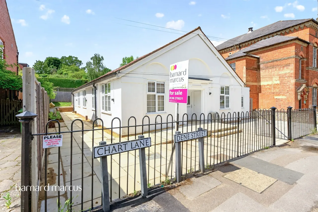 2 bed character property for sale — Dene Street, Dorking