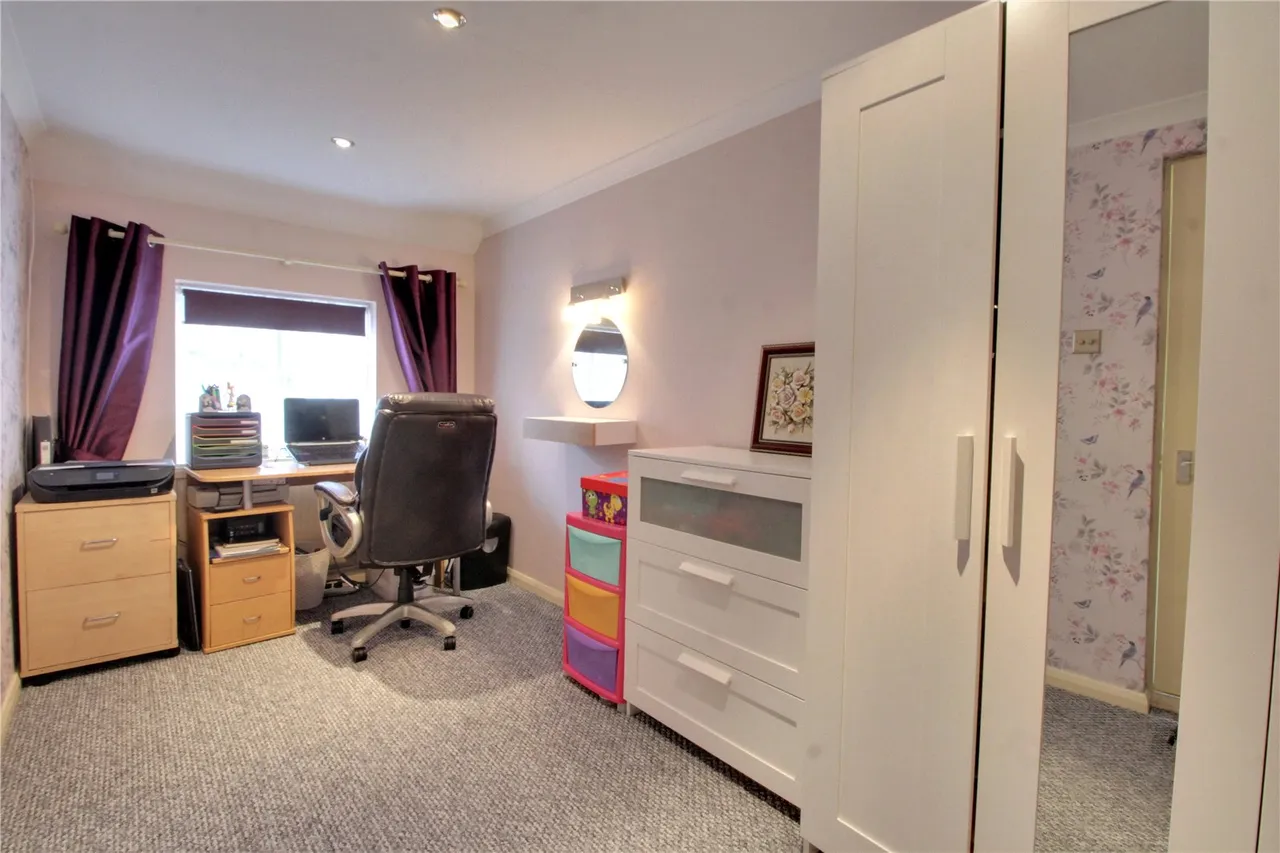Folly Lane North, Farnham, Surrey, GU9 0HU, photo 9