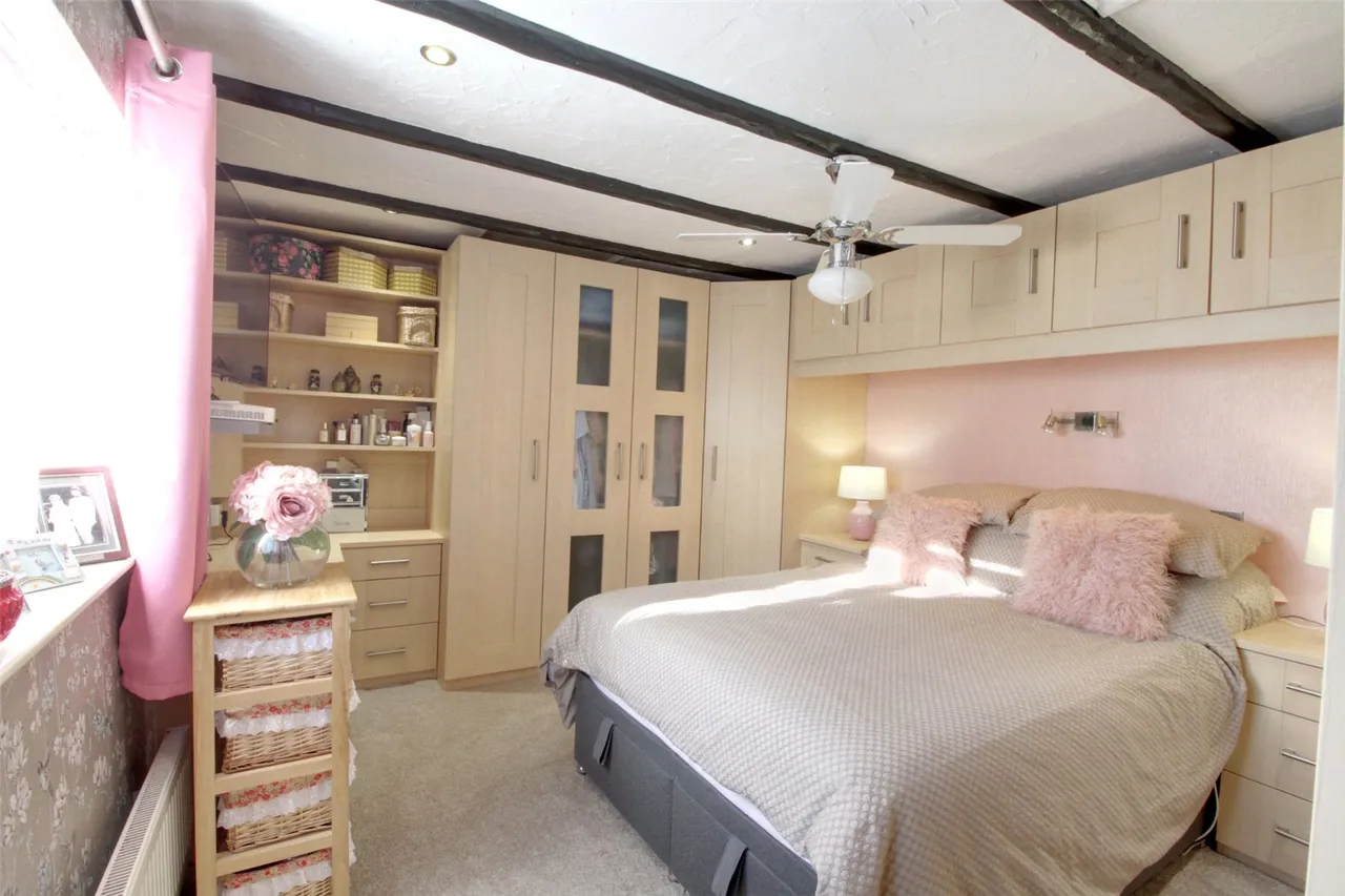 Folly Lane North, Farnham, Surrey, GU9 0HU, photo 5