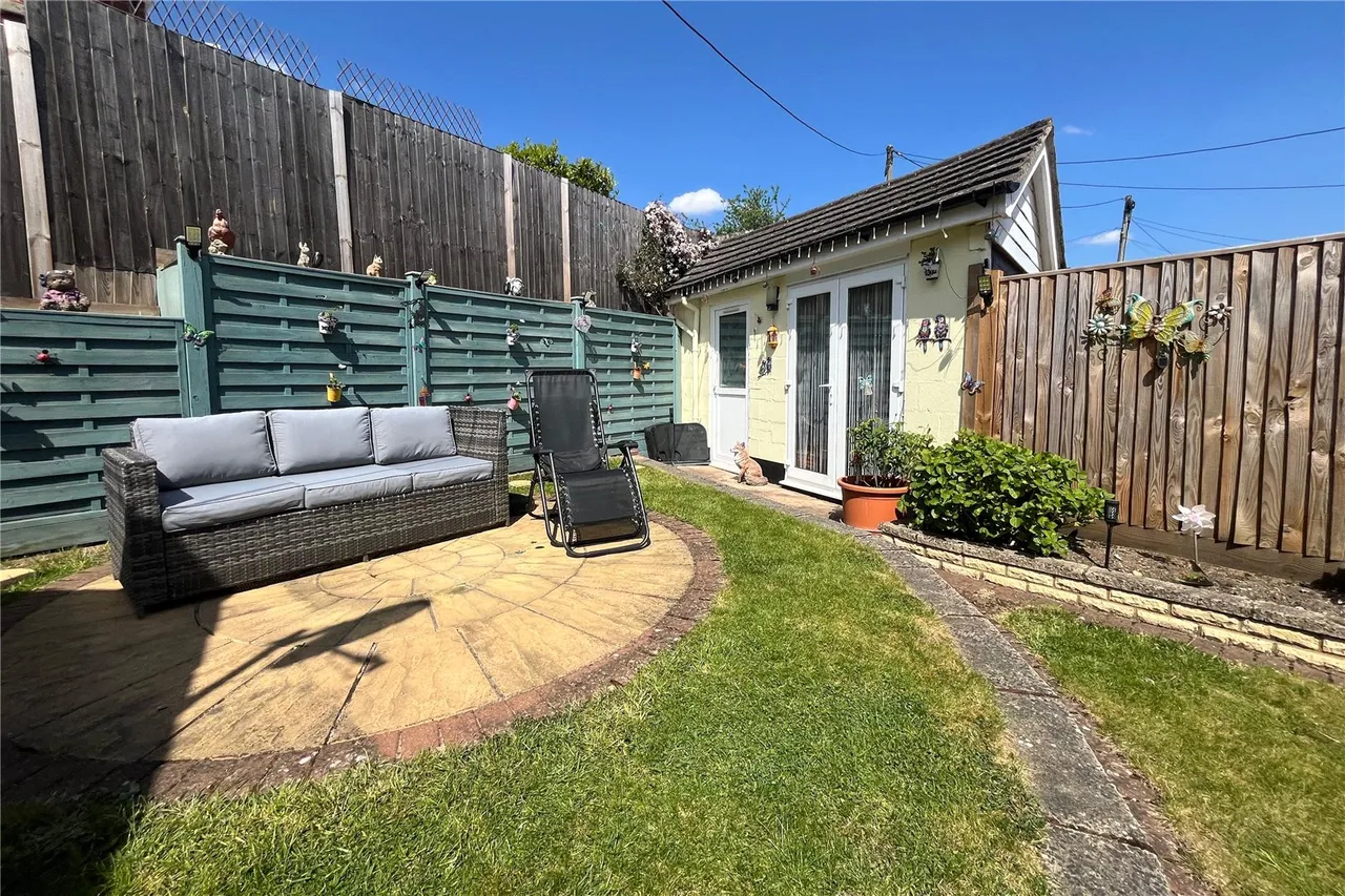 Folly Lane North, Farnham, Surrey, GU9 0HU, photo 8