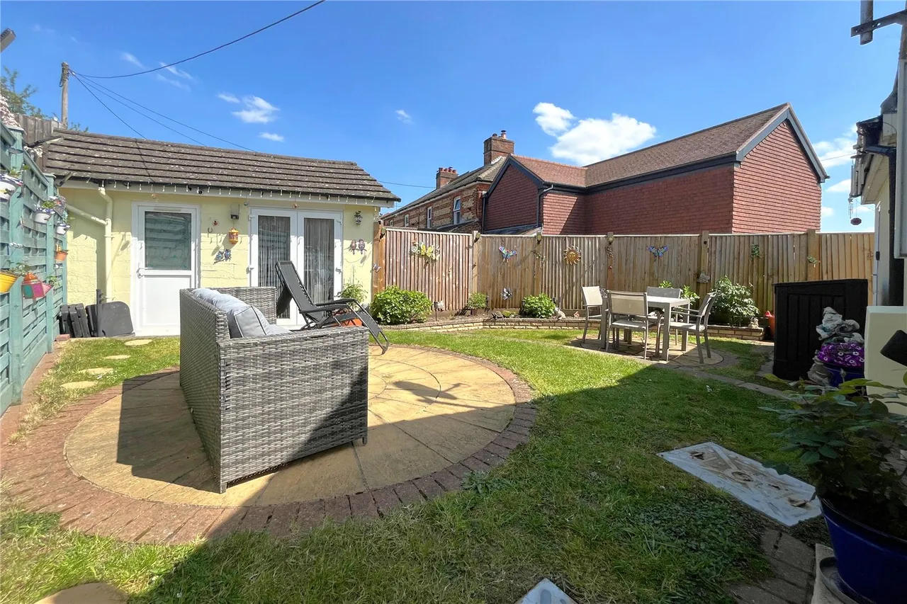 Folly Lane North, Farnham, Surrey, GU9 0HU, photo 4
