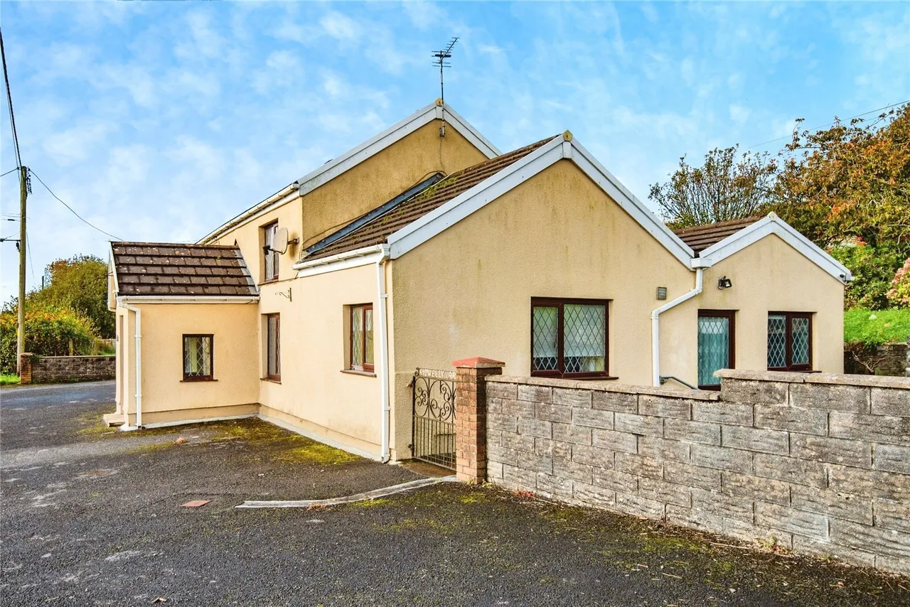 Meinciau Road, Mynyddygarreg, SA17, photo 17